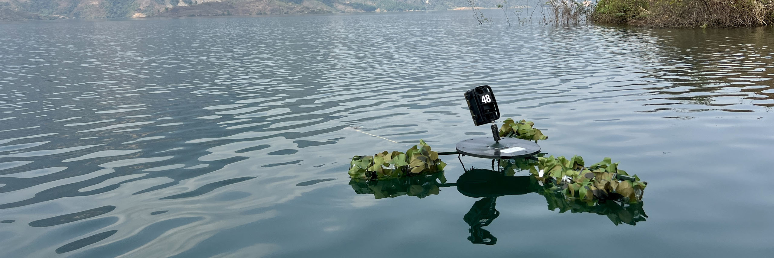 Mission Floating camera trap system